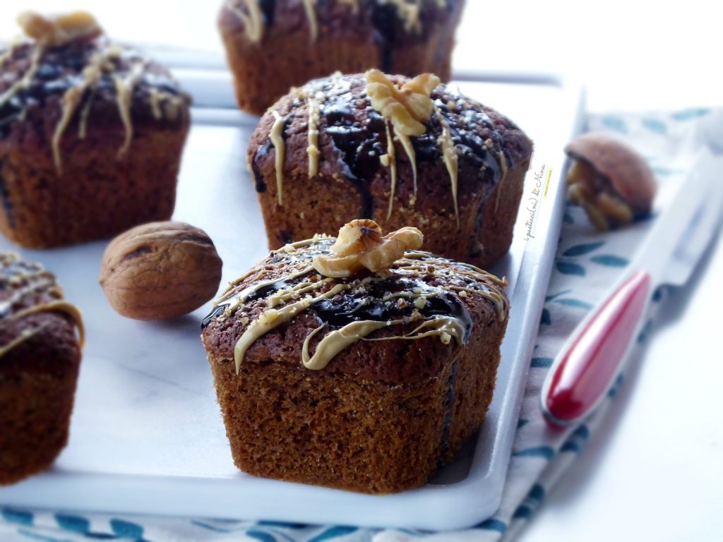 tartitas suaves de nueces con crema de avellanas dulces individuales