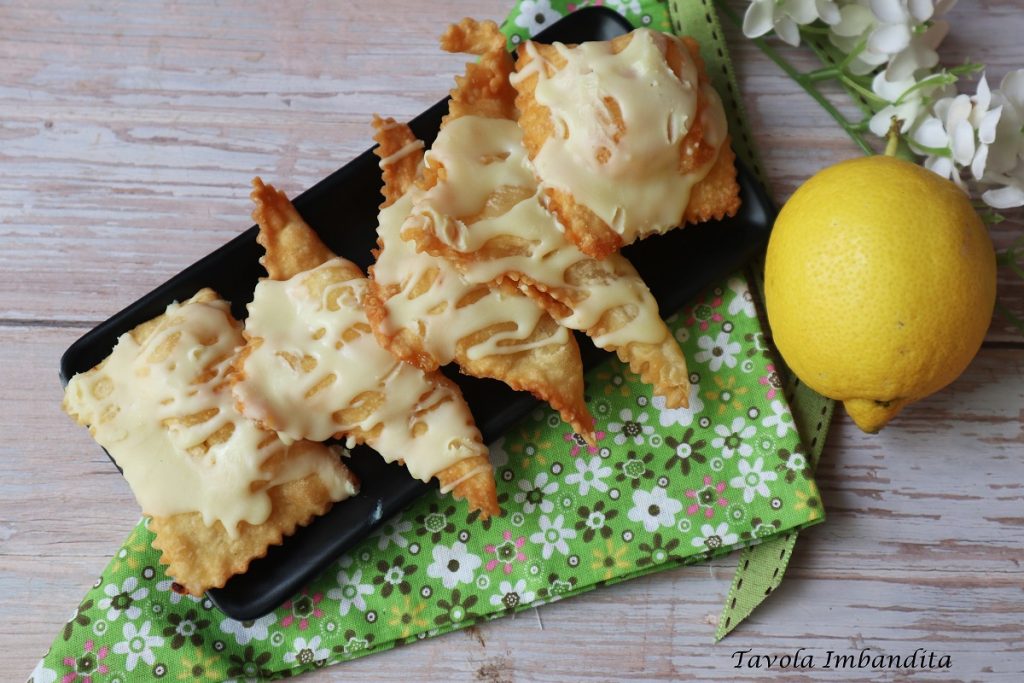 Chiacchiere rellenas con crema de limón