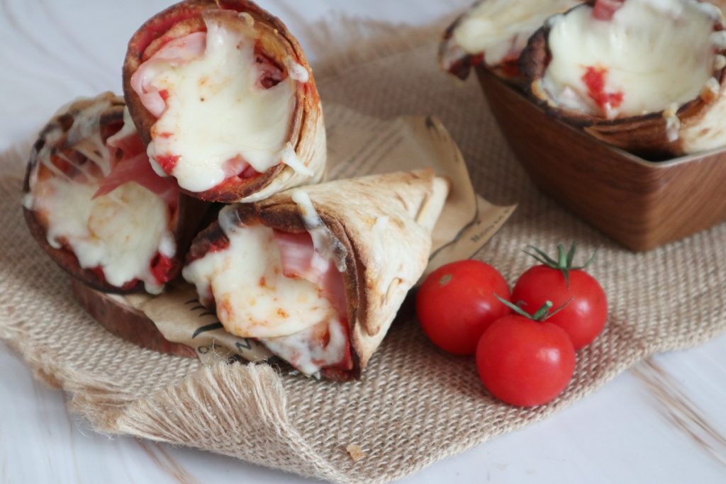 Conos de piadina rellenos