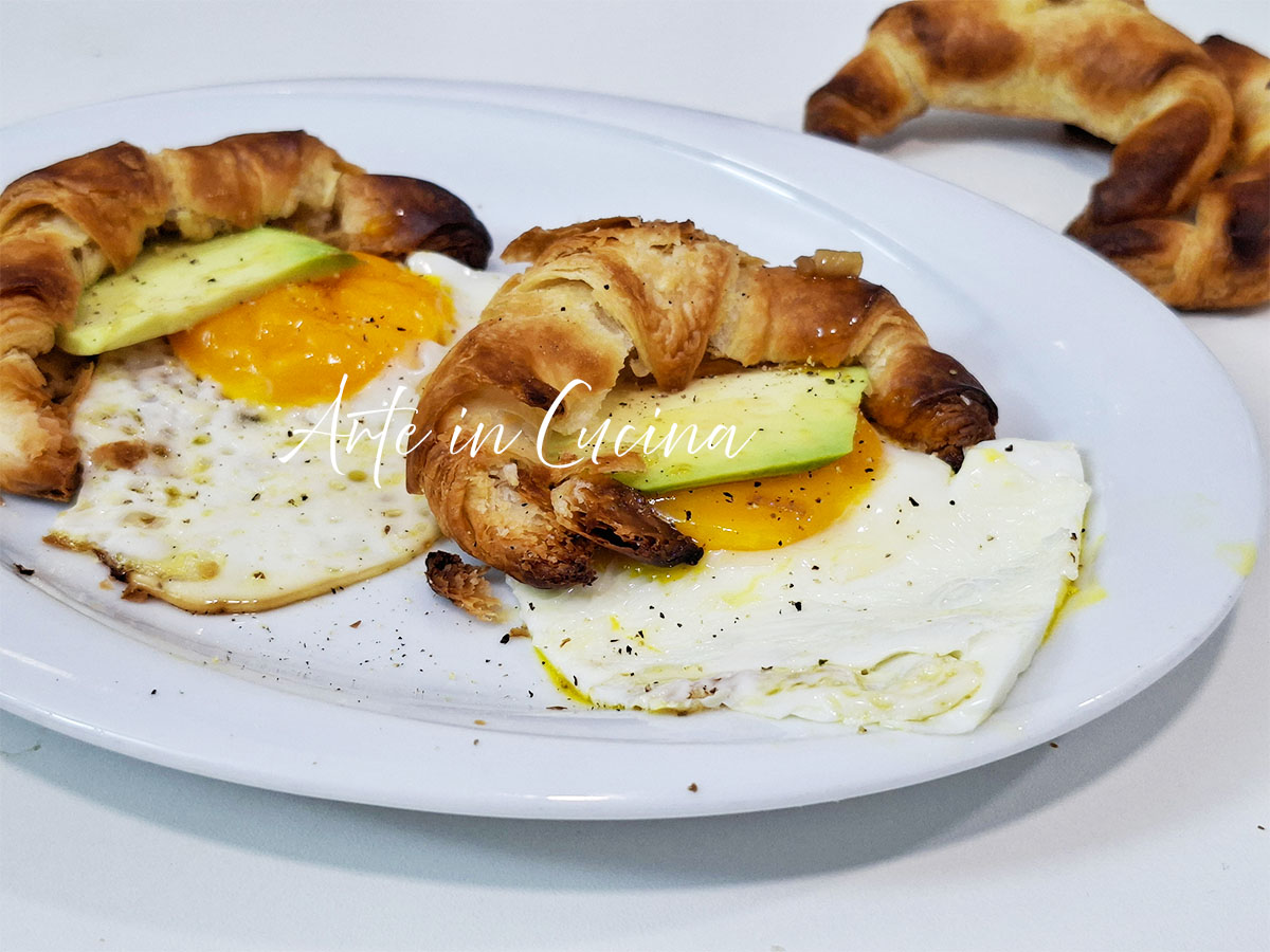 CROISSANTS SALADOS con HUEVOS y aguacate listos en 10 minutos