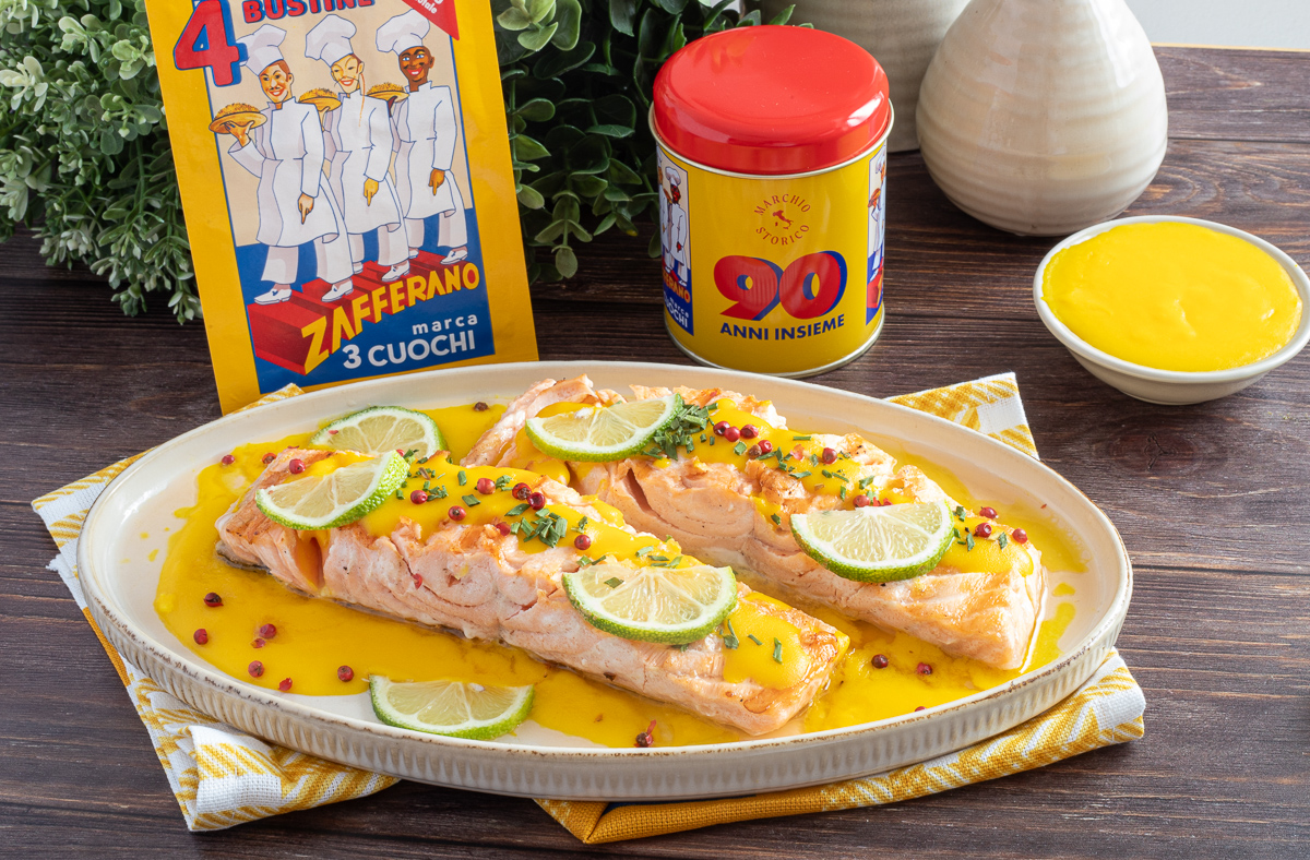 Filete de salmón con salsa de azafrán