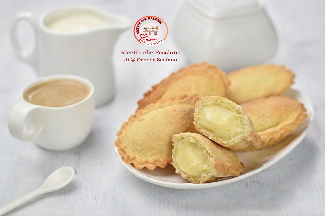 Pasticciotti leccesi, pasteles de masa quebrada rellenos de crema pastelera