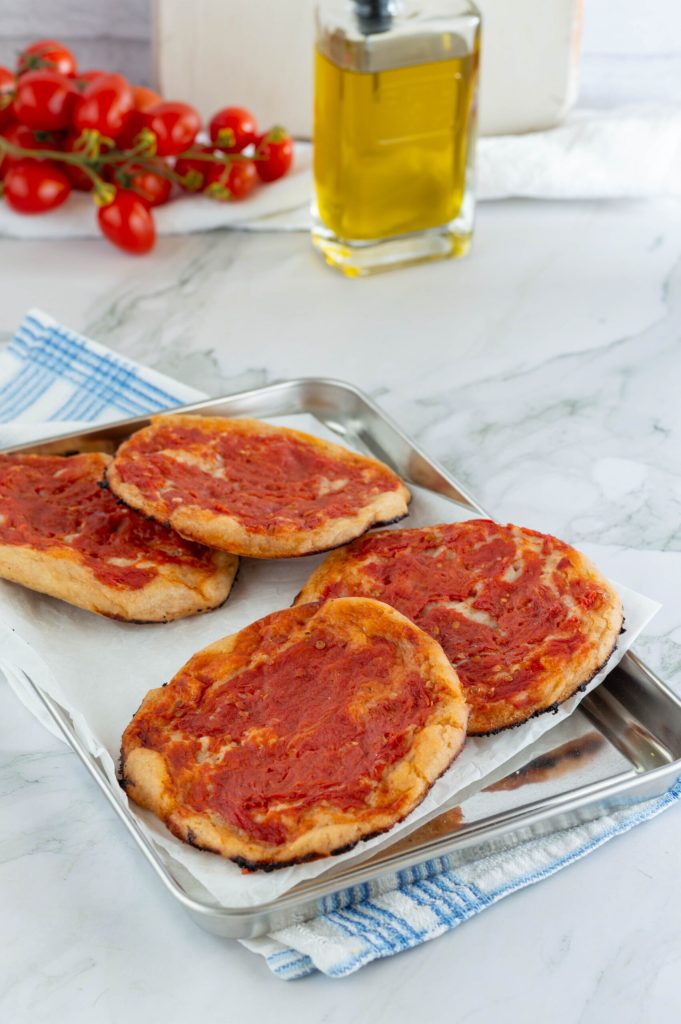 pizzetas sin gluten caseras con tomate