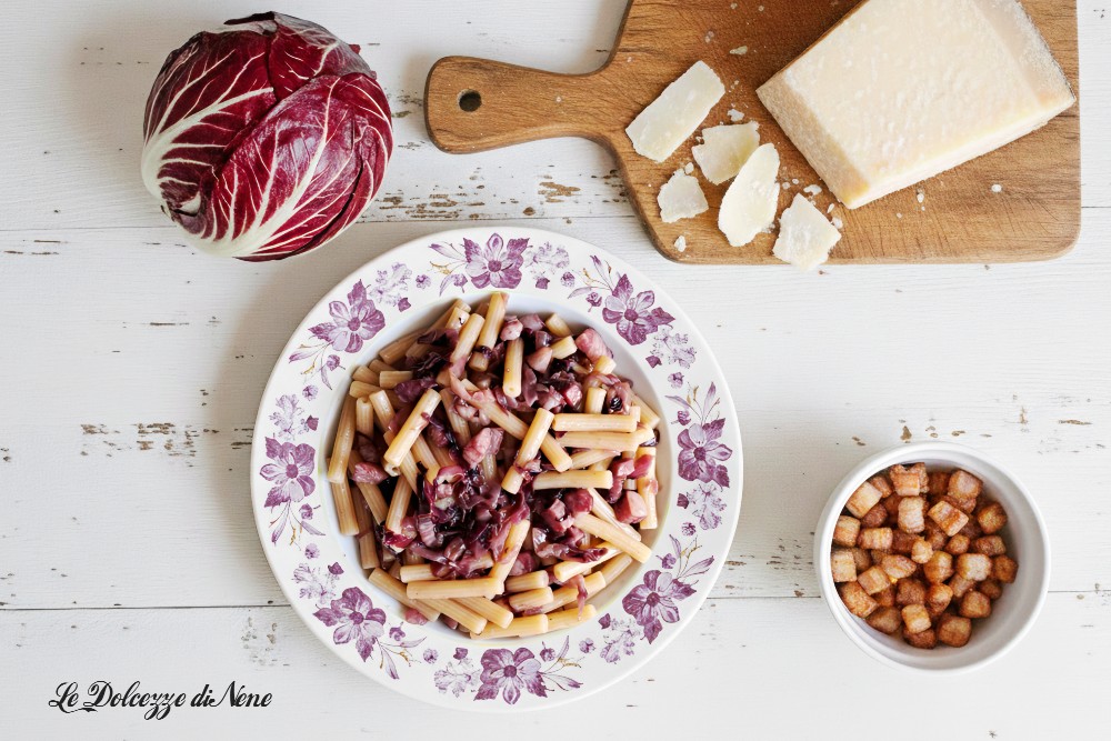 PASTA CON PANCETA Y RADICCHIO