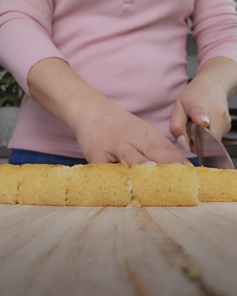 tagliate il pan di spagna