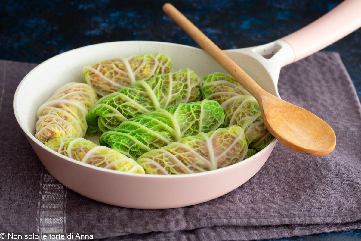Capunet: rollitos de col a la piamontesa