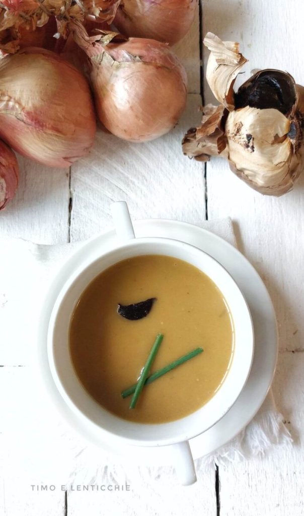 Crema de cebolla de Roscoff y ajo negro