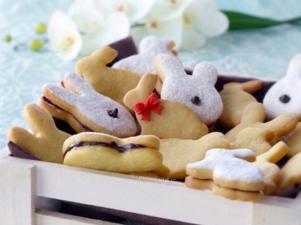 galletas de Pascua rellenas con ganache de chocolate receta fácil con los huevos de Pascua los pastelitos de Nina