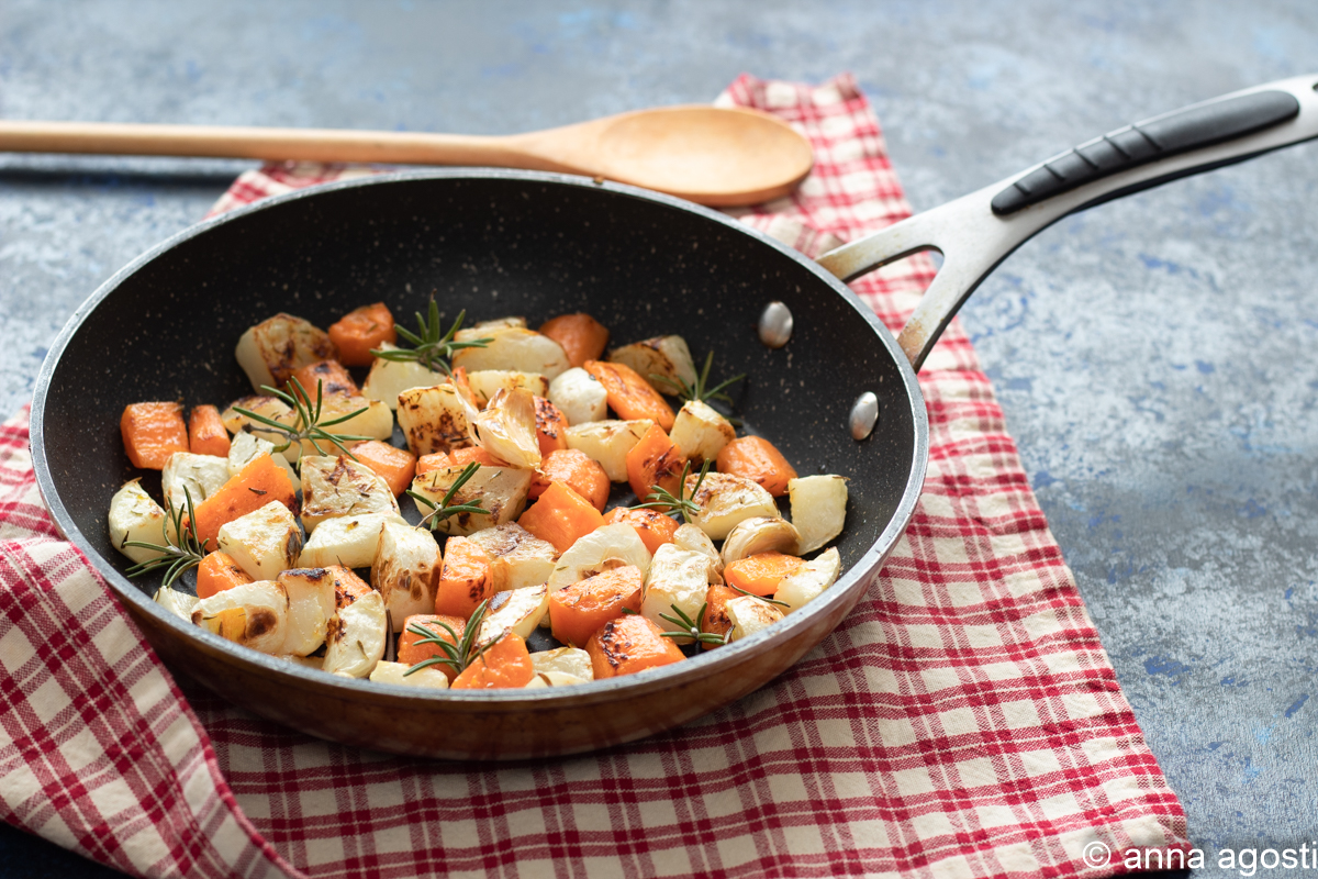 GUARNICIÓN DE NABOS BLANCOS Y ZANAHORIAS