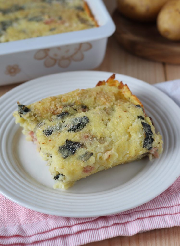 pastel de patata, acelgas y jamón cocido