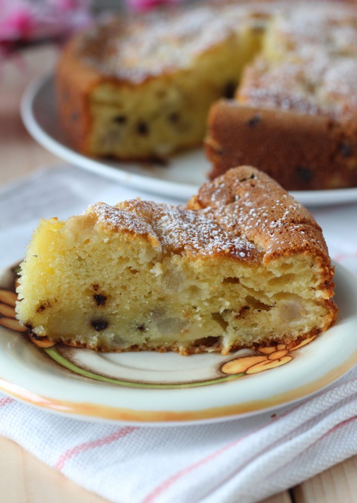 tarta con peras mascarpone y gotas de chocolate