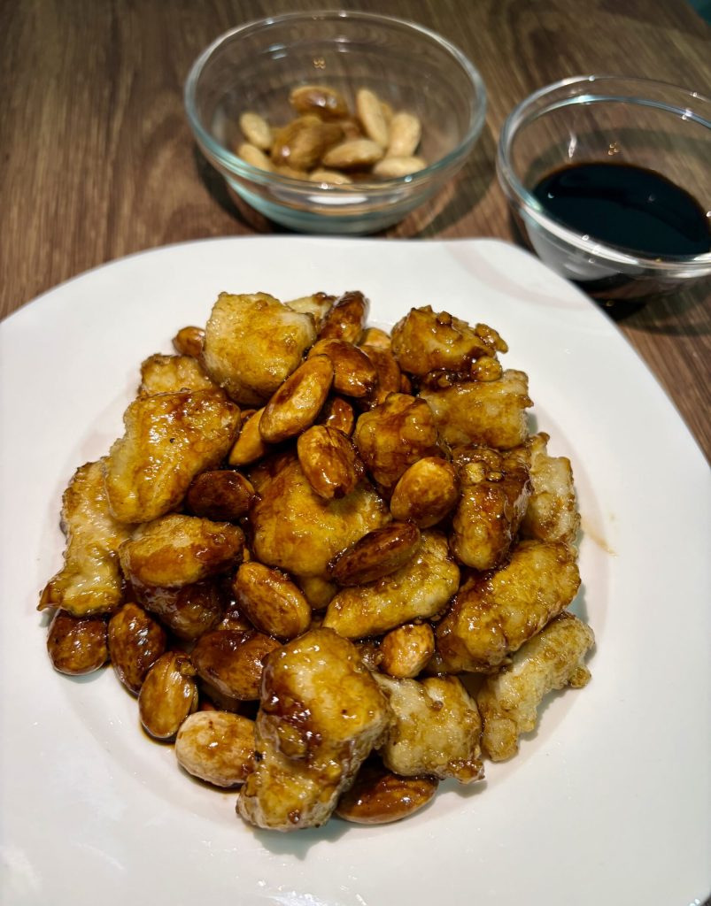 pollo con almendras rápido en sartén listo y cremoso