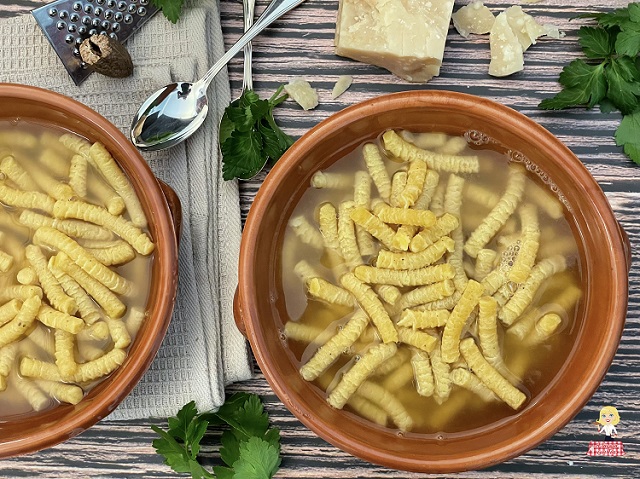 Passatelli en caldo, receta de la abuela