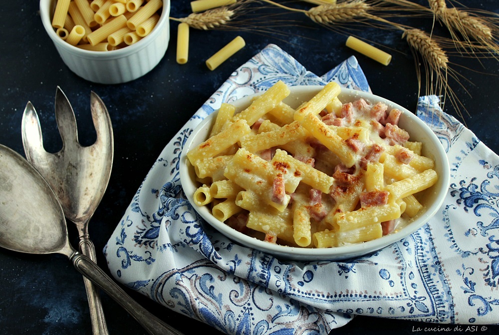 Macarrones con mortadela