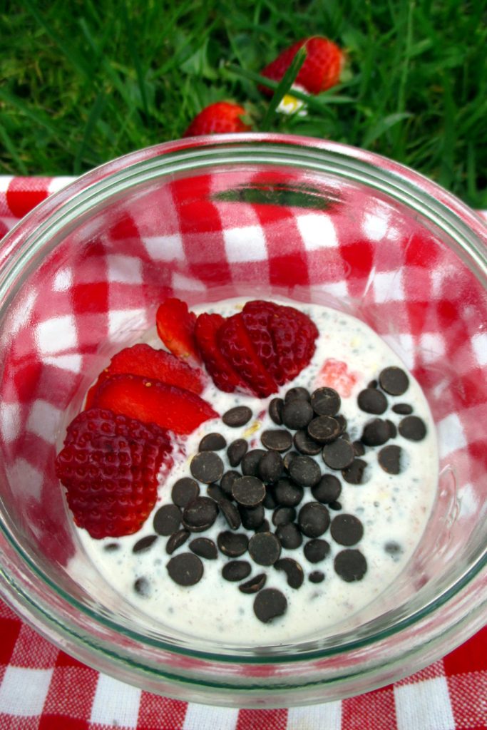 Overnight oats con fragole e cioccolato, Mangia senza Pancia