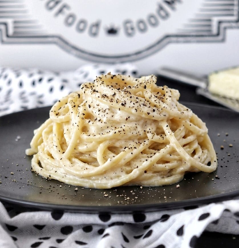 Pasta cacio y pimienta: la receta infalible para dejarla cremosa como en las osterías romanas