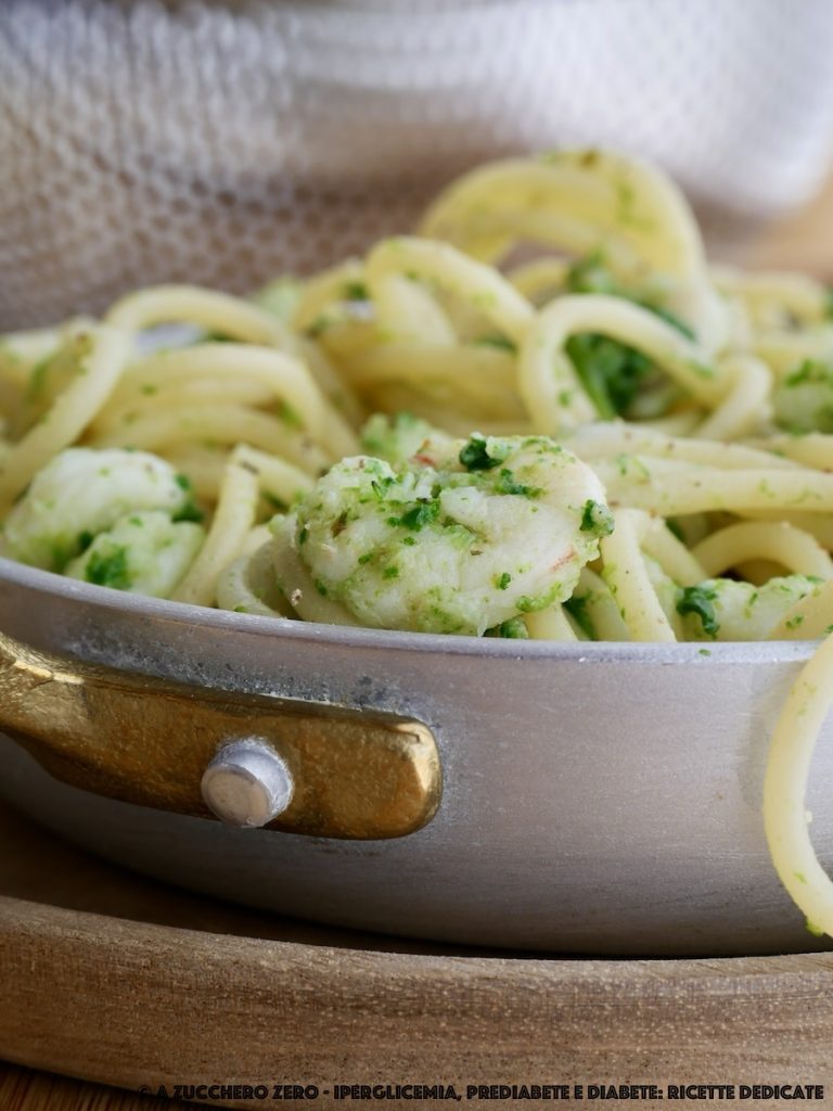 Pasta con cime di rapa y gambas ligera