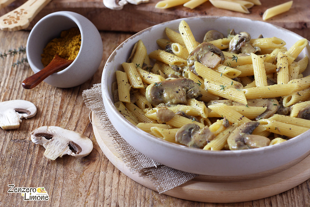 Penne con setas y curry