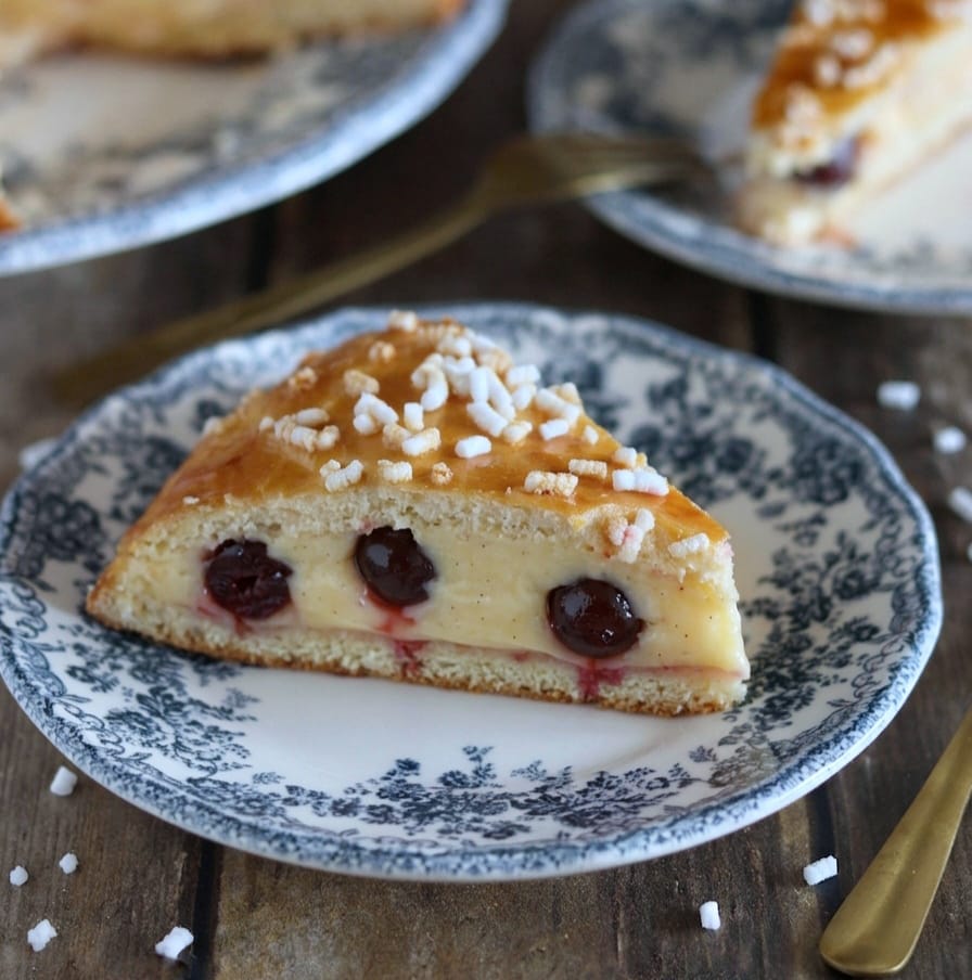 Polacca aversana: el dulce esponjoso con crema pastelera y amarenas que conquista desde el primer bocado