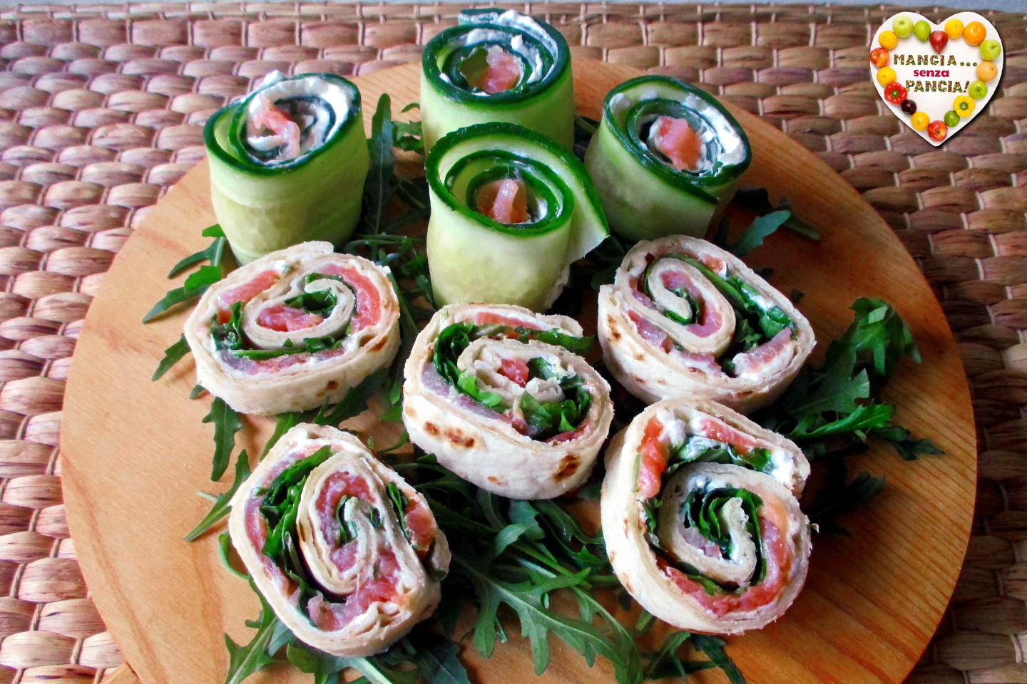 Rollitos de salmón en dos variantes