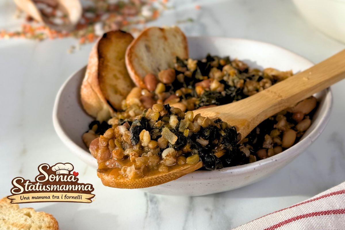 Sopa de cereales y legumbres con col negra: Receta rústica fácil