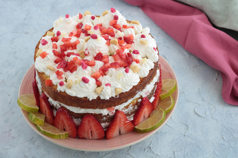 Tarta de 7 vasitos con ricotta, nata y fresas