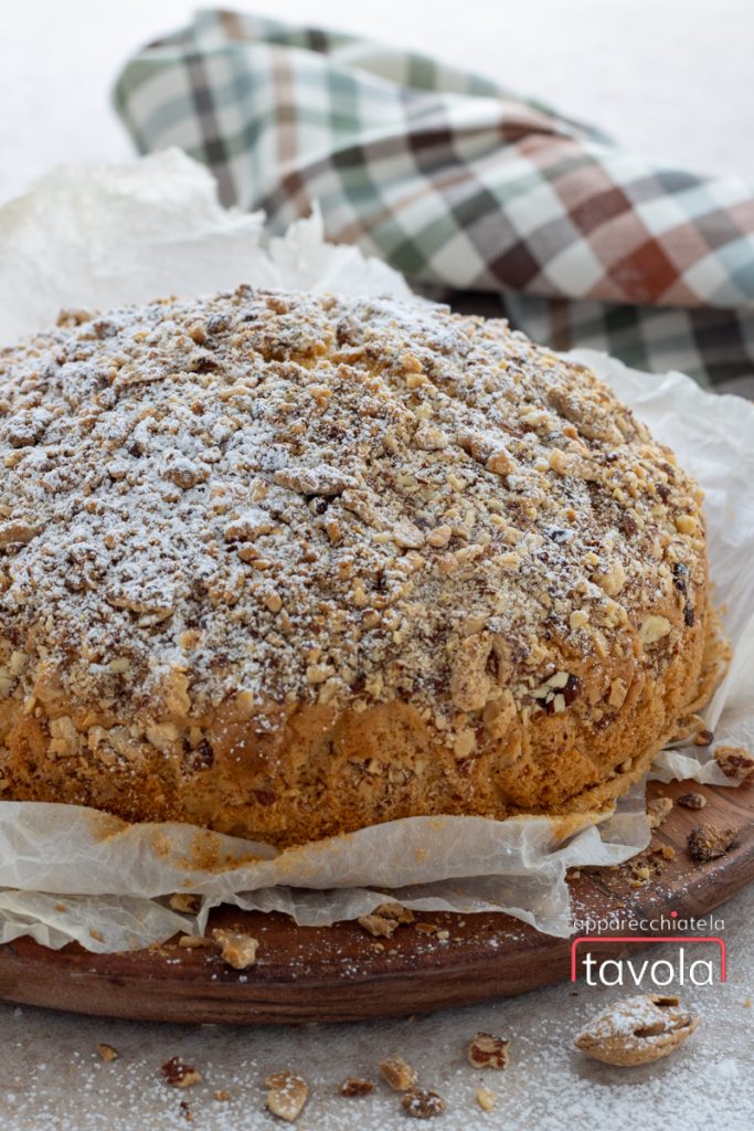 tarta de despensa esponjosa con almendras