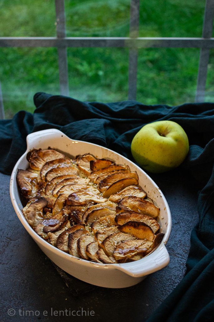 Tarta de manzana y pan