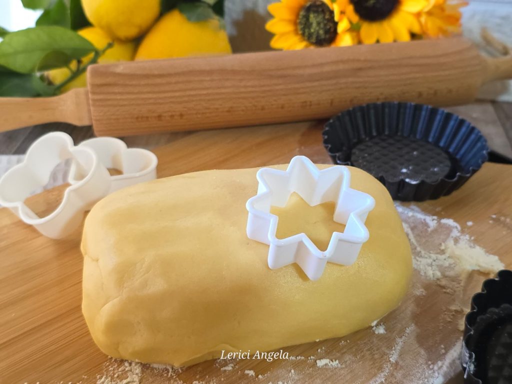 Masa frolla fácil y sedosa con azúcar glas