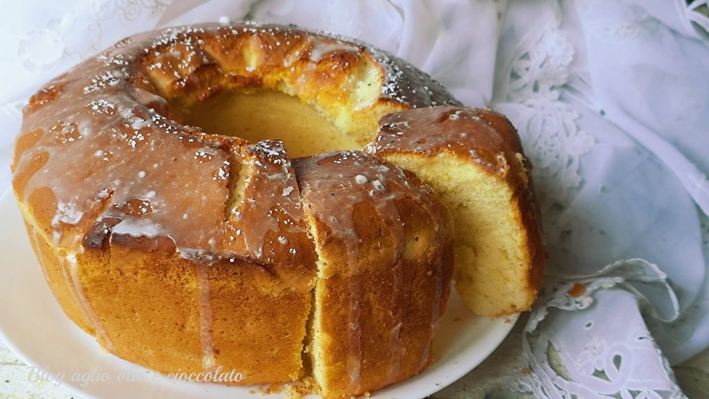 Bizcocho de leche altísimo y esponjoso con glaseado