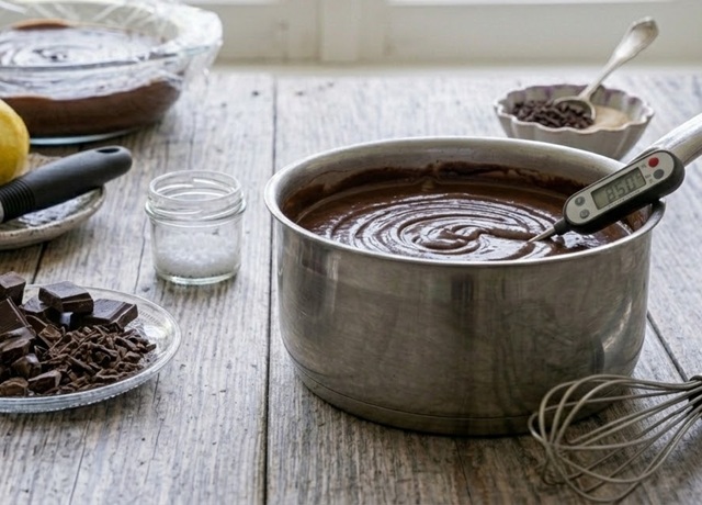 Crema pastelera de chocolate fácil y sin grumos: la receta perfecta