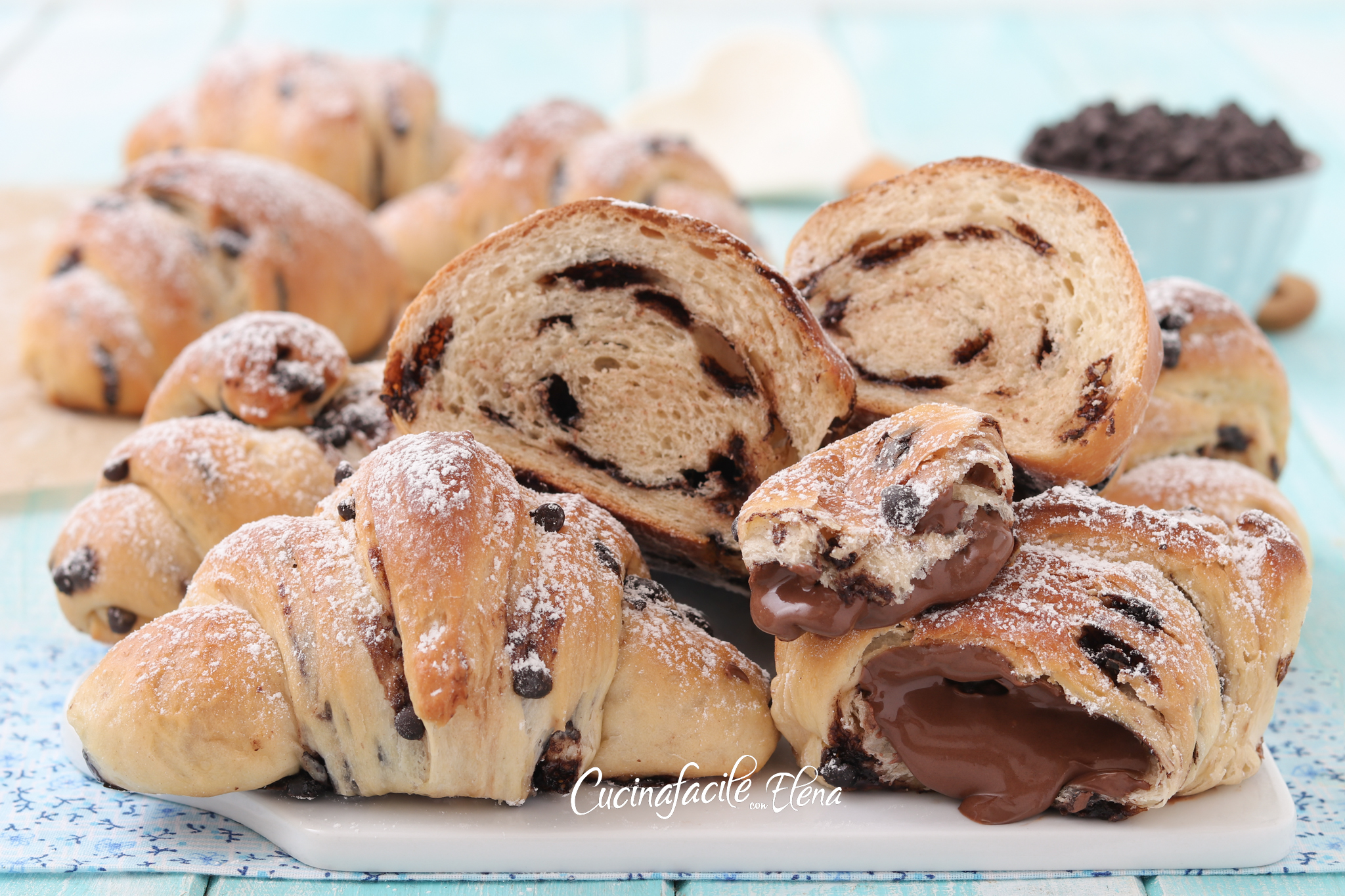 Croissants con pepitas de chocolate