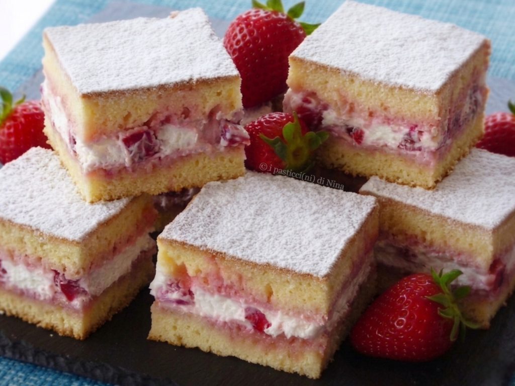 Cuadraditos de yogur con nata y fresas receta los pastelitos de Nina