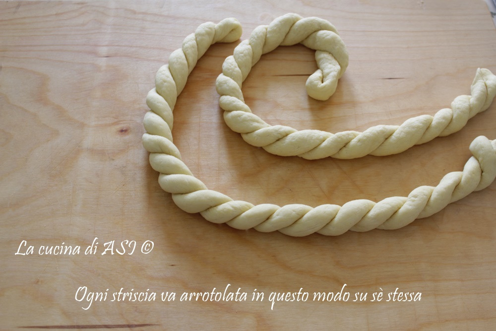 Cruzar y enrollar la masa