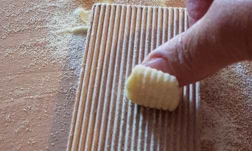 ñoquis de patata con ragú de bacalao