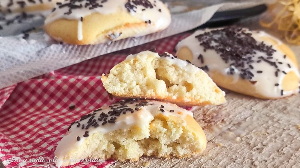 Galletas esponjosas hechas en bol listas en 5 minutos