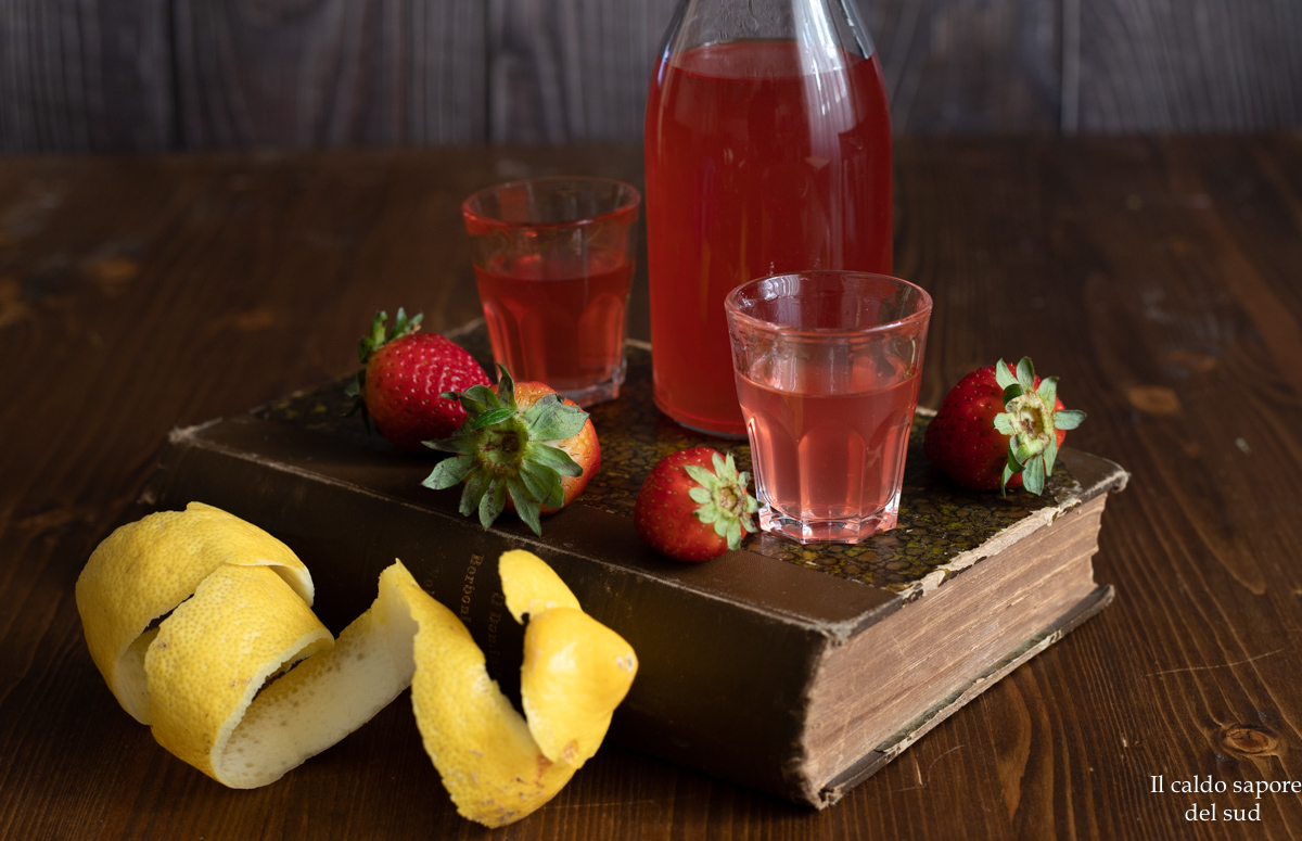 Licor de fresas casero