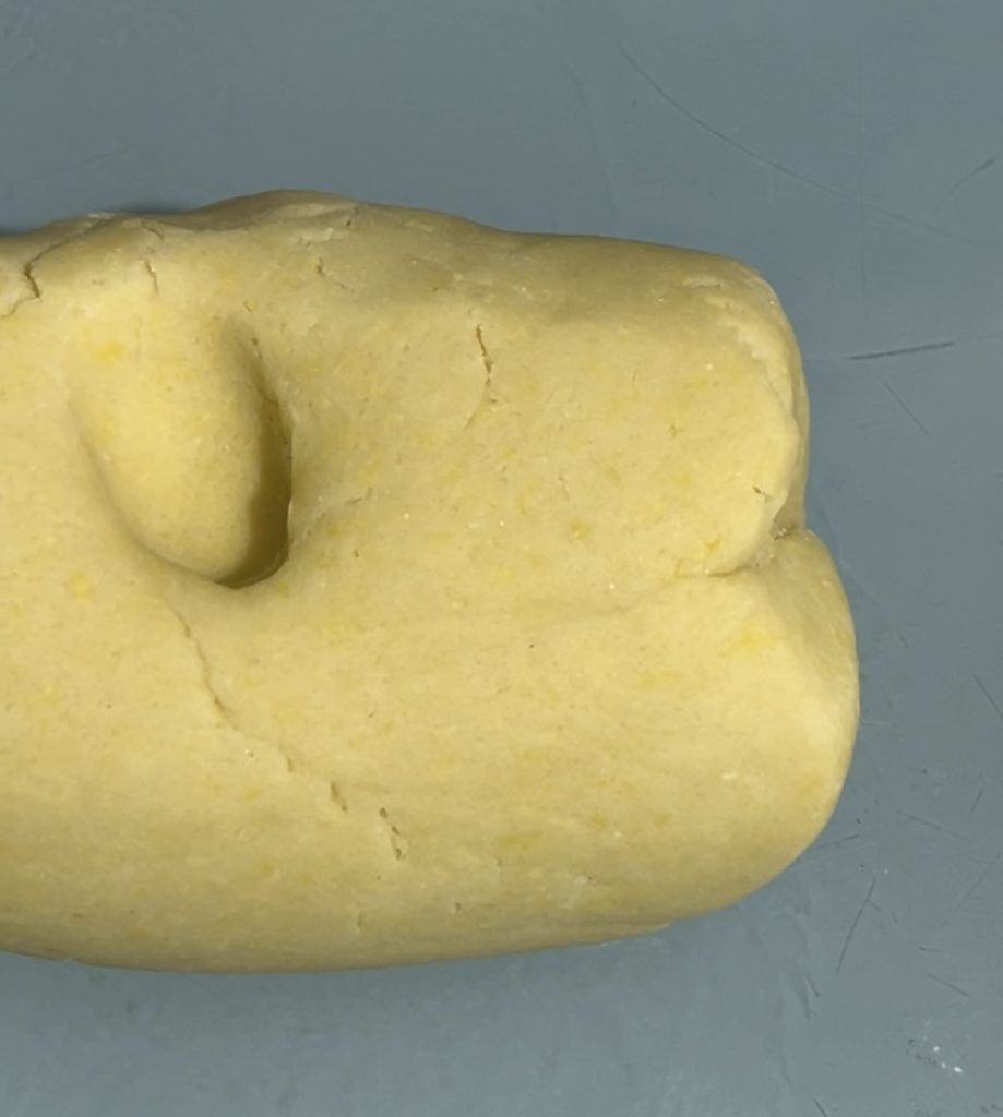 bloque de masa frolla listo, suave y liso