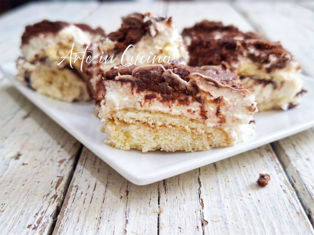 MILHOJAS de bizcocho, nata y Nutella