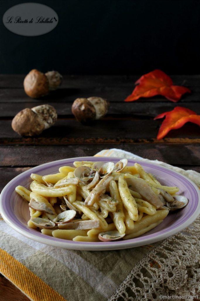 Pasta con almejas y boletus porcini