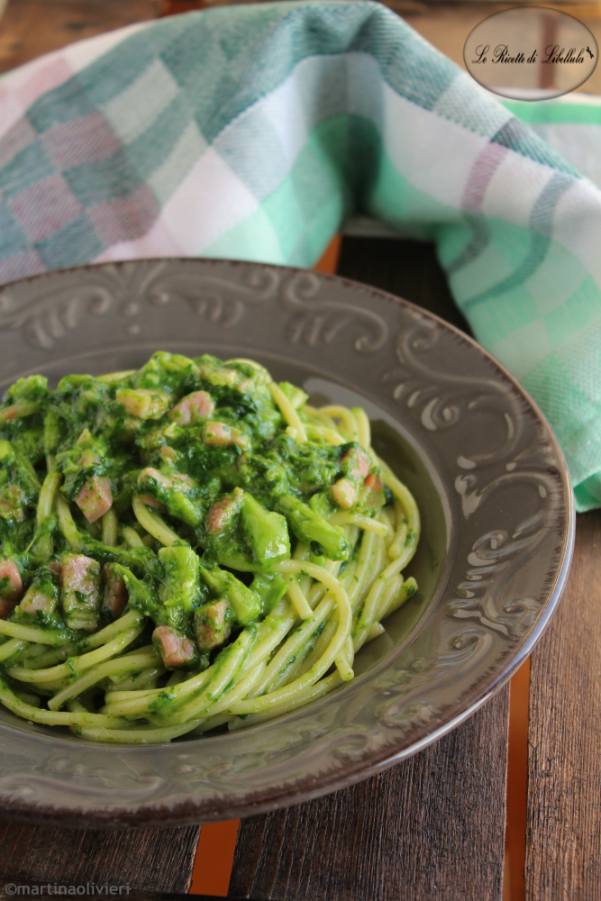 Pasta a la carbonara con grelos