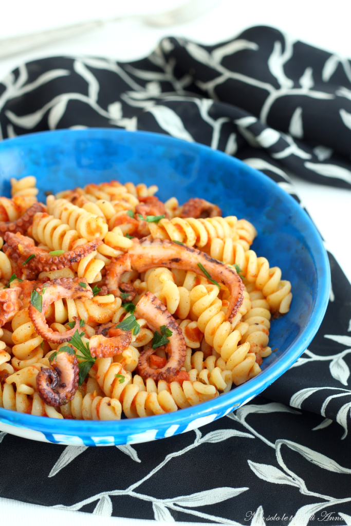 pasta con pulpo en salsa