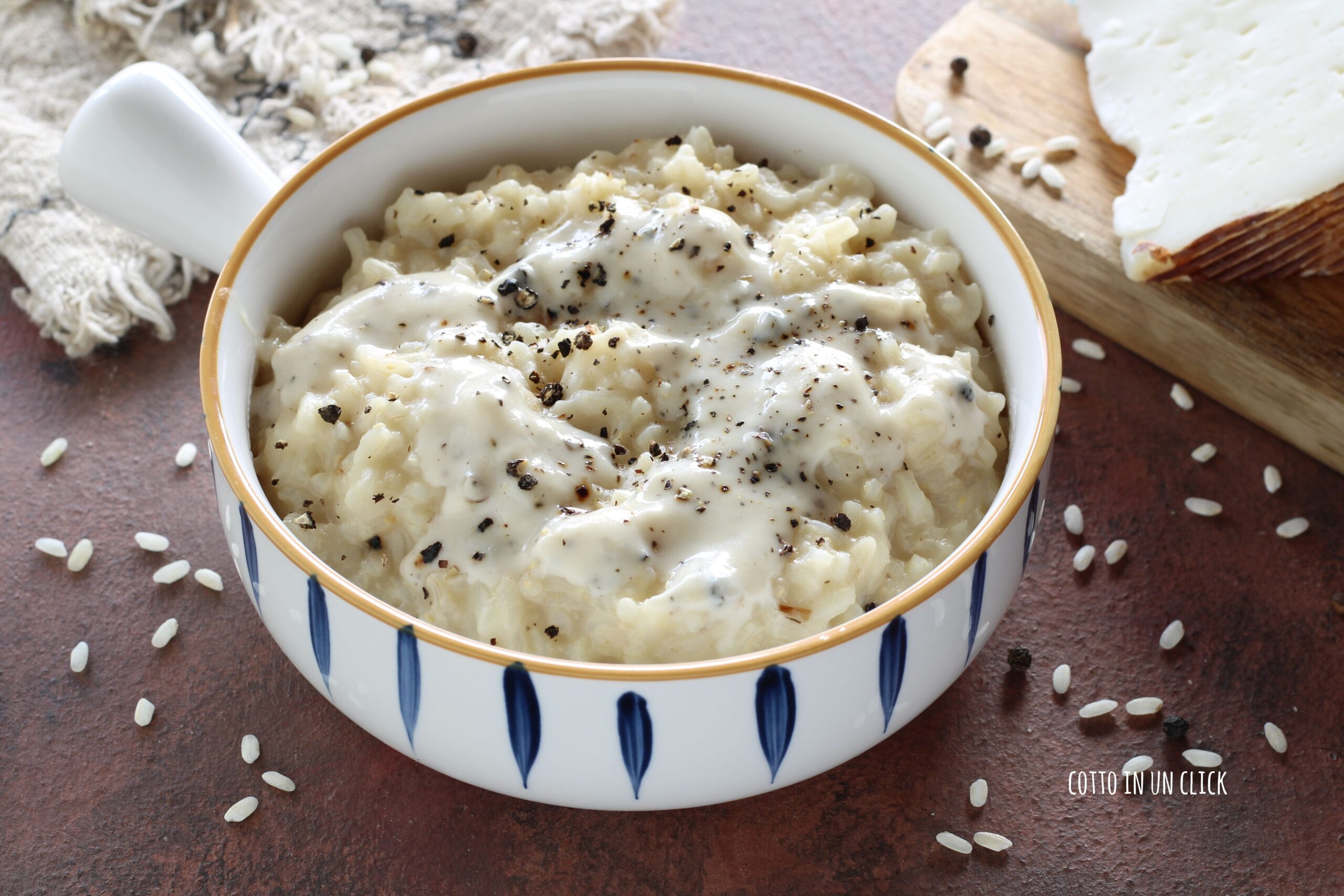 Risotto cacio e pepe en olla a presión