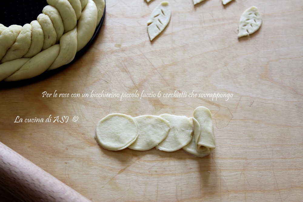 Formar rosas con la masa