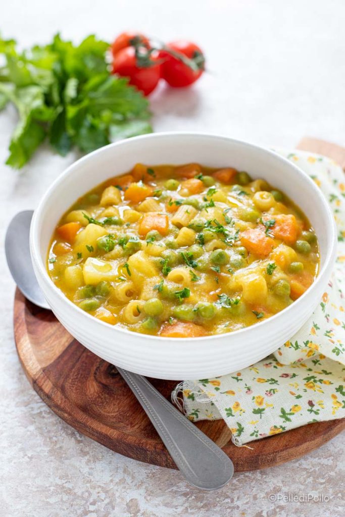 sopa de guisantes y zanahorias