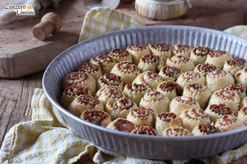 Tarta salada doble sabor en nido de abeja