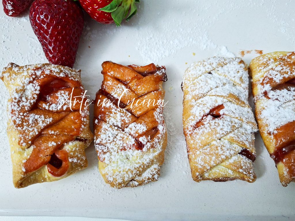 Trenzas de hojaldre con fresas