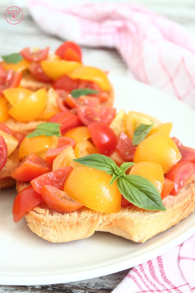 Friselle com tomatinhos