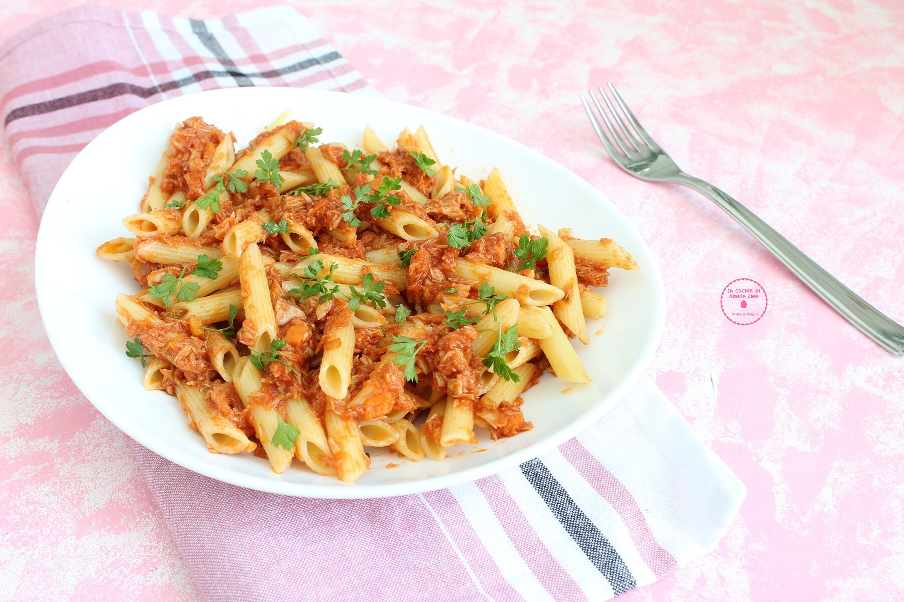 Penne com atum