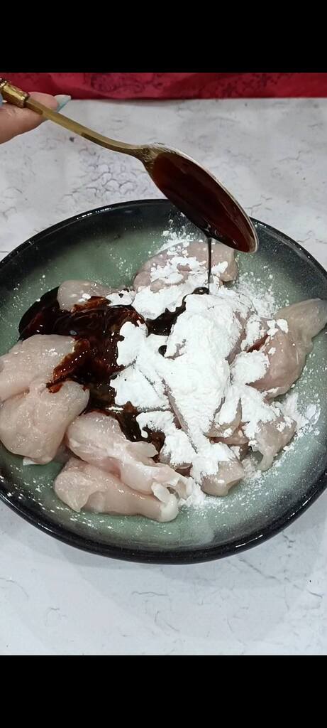 Deixamos o frango marinar